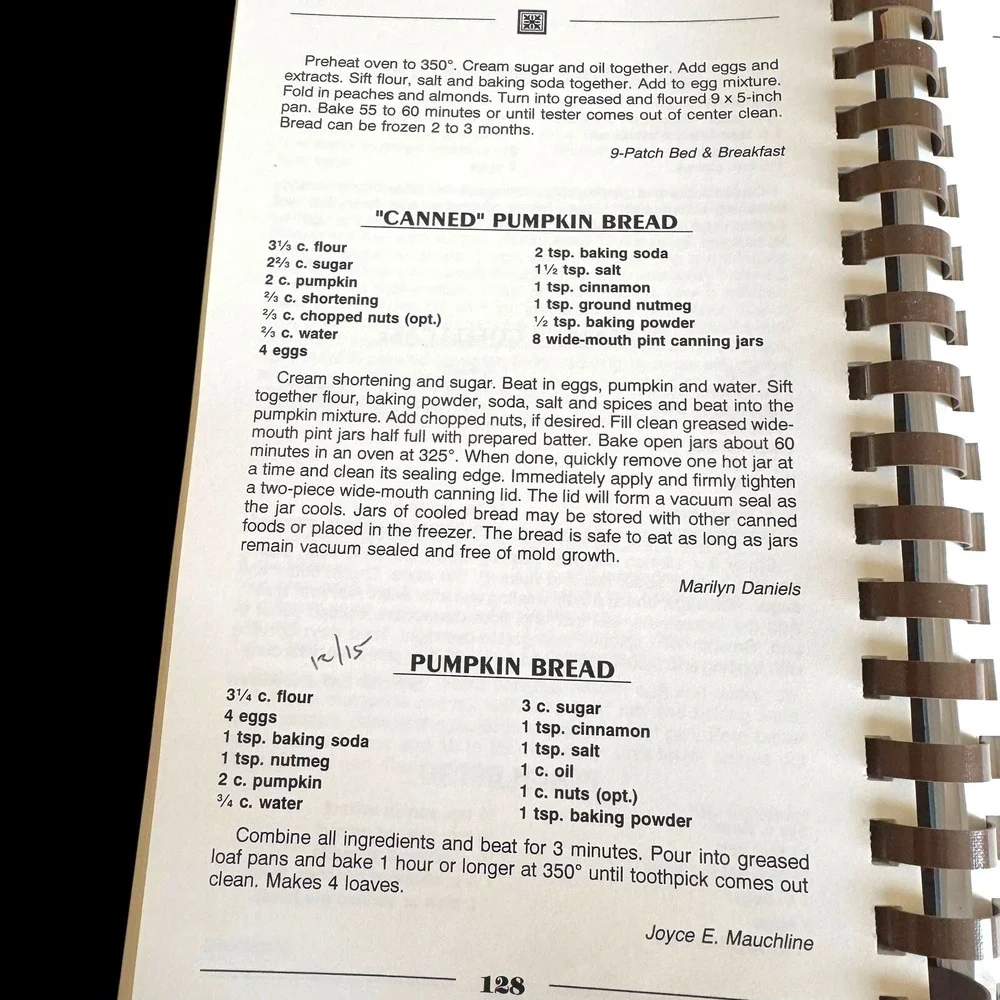 Berks Quilters‎ Guild Cookbook Berks County Reading, PA Recipes Vintage 2002